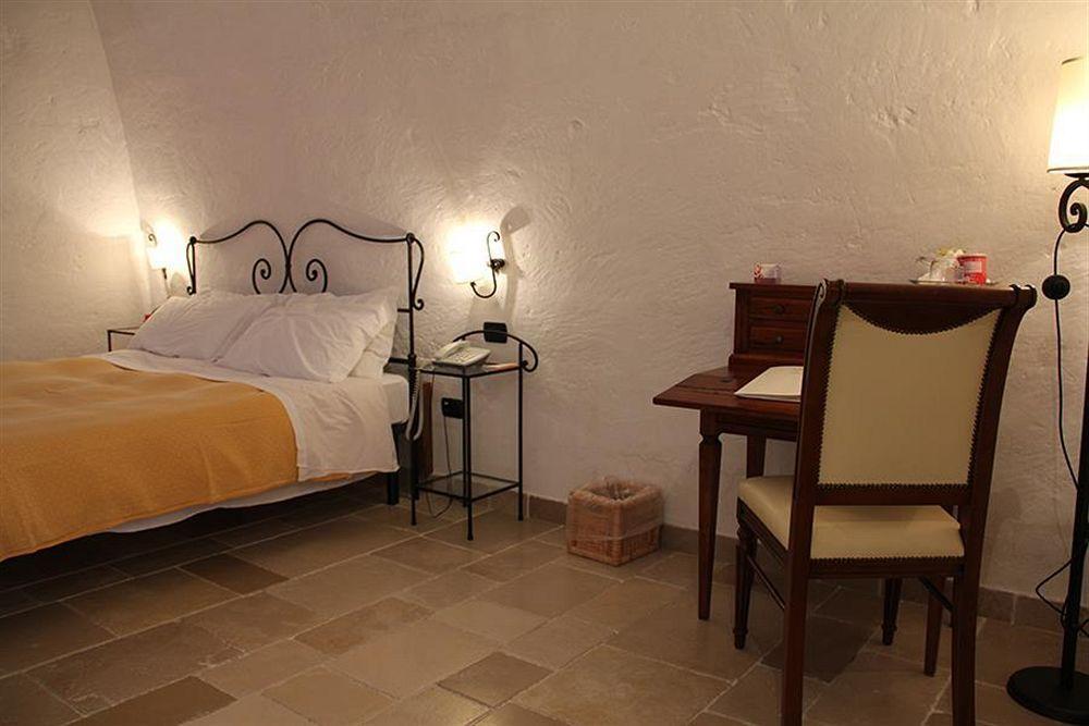 Hotel Masseria Fortificata Donnaloia Monopoli Eksteriør billede